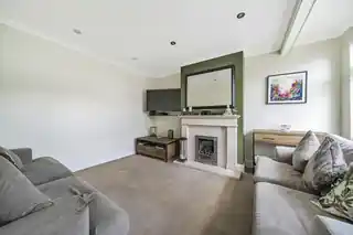 152 Radnor Avenue, photo 2