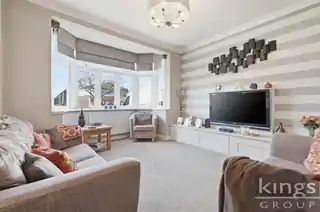 152 Willow Road, photo 3