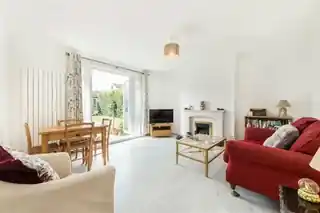 153 Langton Way, photo 2