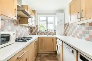 153 Langton Way, photo 3