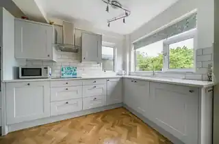 153 Wren Road, photo 2