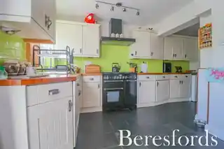 155 Roseberry Gardens, photo 4