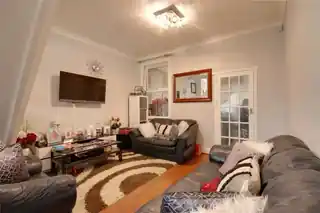 155 Scotland Green Road, photo 3