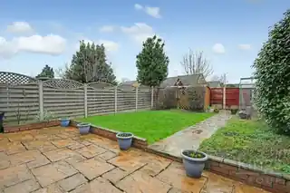 156 Carterhatch Road, photo 2