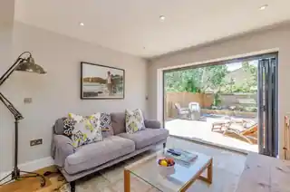 156 Earlsfield Road, photo 2