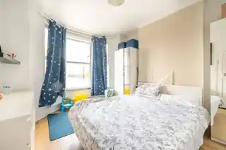 156 High Street South, photo 2