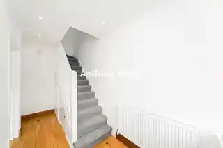 156 New Park Avenue, photo 3