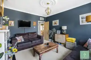 156 Sirdar Road, photo 3