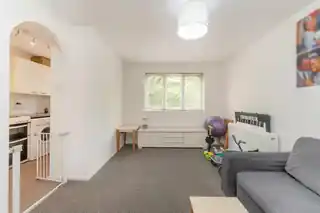 156 Wigston Close, photo 3