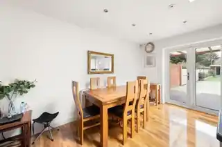 157 Botwell Lane, photo 4