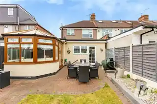 157 Dagenham Road, photo 4