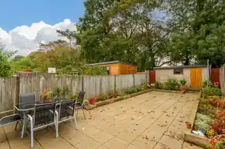 157 Hillcross Avenue, photo 3