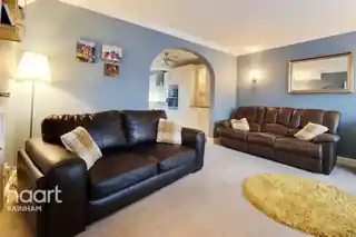 159 Wennington Road, photo 2