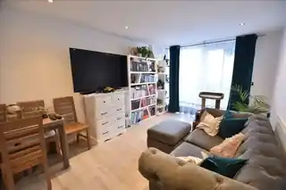 159 Wooldridge Close, photo 3