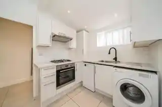 15A Darwin Road, photo 3
