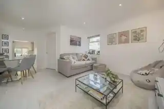 15A Grange Park, photo 4
