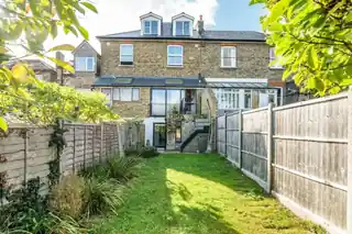 15B Burghill Road, photo 2