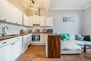 15B Burghill Road, photo 3