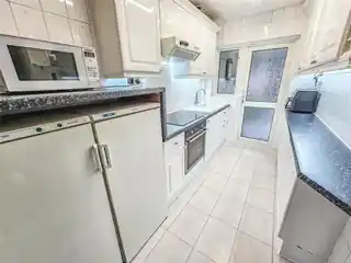 16 Abbotts Close, photo 4
