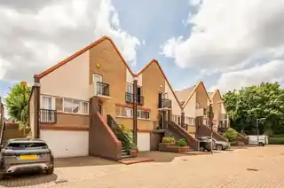 16 Admiral Place, photo 2