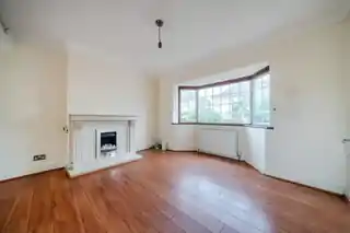 16 Avondale Road, photo 3