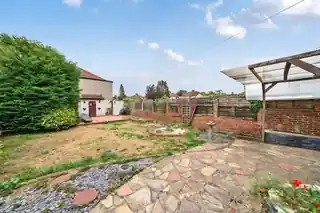 16 Avondale Road, photo 4