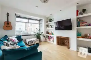 16 Brooklands Road, photo 2