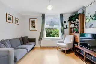 16 Buckland Walk, photo 4