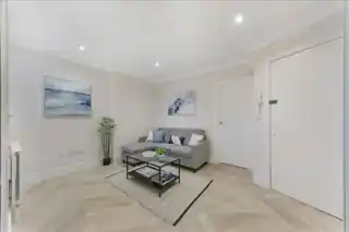 16 Burlington Gardens, photo 3