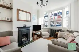 16 Cedars Road, photo 2