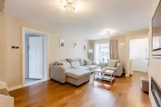 16 Chaucer Road, photo 4