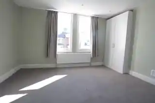 16 Chester Close, photo 4