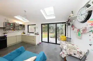 16 Cordingley Road, photo 4