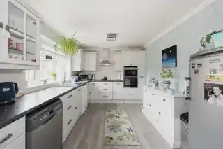 16 Ellingham Road, photo 4