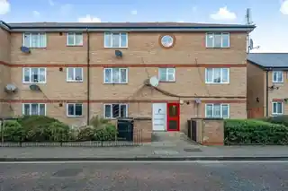 16 Evelyn Denington Road, photo 2