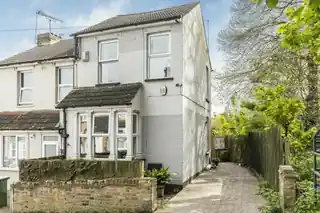 16 Glendale Road, photo 2