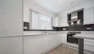 16 Grange Gardens, photo 2