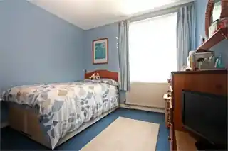 16 Grimshaw Close, photo 3