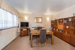 16 Harding Road, photo 3