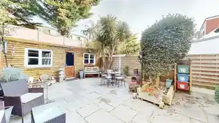 16 Heddon Close, photo 4