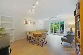 16 Heton Gardens, photo 2