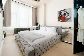 16 Hillfield Park, photo 4