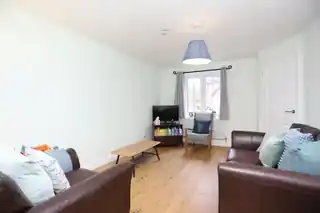 16 Hither Farm Road, photo 3