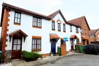 16 Hither Farm Road, photo 2
