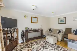 16 Kensington Close, photo 3