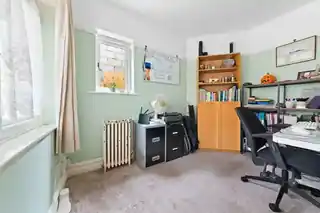 16 Kings Avenue, photo 3