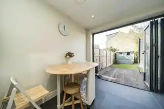 16 Knowle Road, photo 4