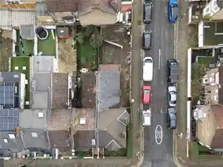 16 Lawrence Road, photo 3