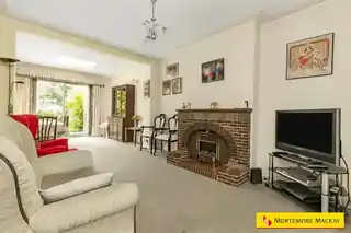 16 Lonsdale Drive, photo 4