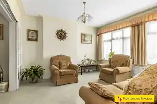 16 Lonsdale Drive, photo 2